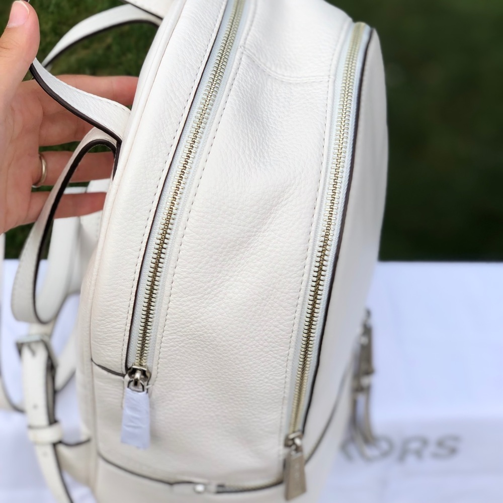 Michael kors backpack - Picture 4 of 6